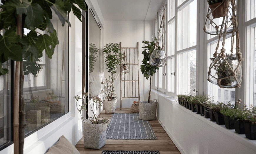 50 идей отделки балкона и лоджии: 200 фото в интерьере